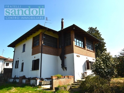 Casa Indipendente in Vendita a Vercelli, zona Bivio Sesia, 230'000€, 220 m²