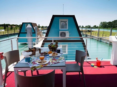 Casa vacanze \/ Casa galleggiante con terrazza