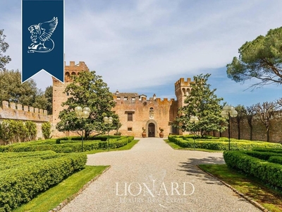 Castello di 35000 mq in vendita - Montespertoli, Toscana