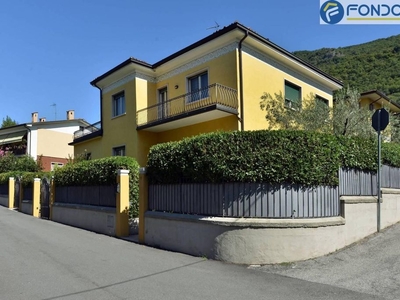 Esclusiva villa di 200 mq in vendita Via Pietre rosse, Salò, Brescia, Lombardia