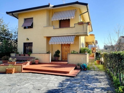 Esclusiva villa di 210 mq in vendita via Fivizzano, Massa, Massa-Carrara, Toscana
