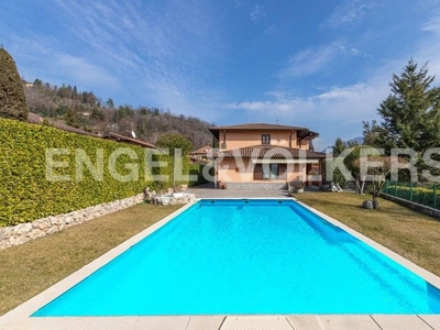 Esclusiva villa di 215 mq in vendita Via Vittorio Veneto, Cittiglio, Varese, Lombardia