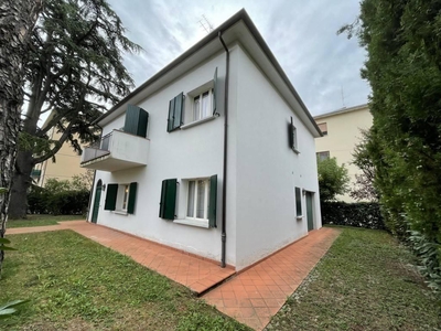 Esclusiva villa di 286 mq in vendita Viale Dante Alighieri, Imola, Emilia-Romagna