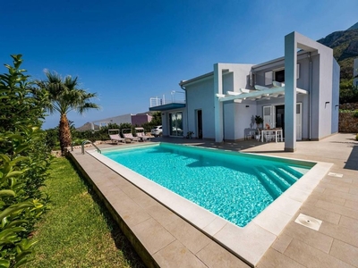 Esclusiva villa di 296 mq in affitto Contrada Fraginesi, Castellammare del Golfo, Trapani, Sicilia