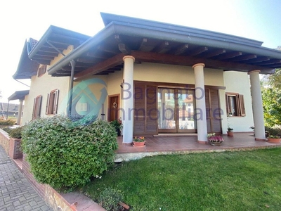 Esclusiva villa di 330 mq in vendita Via Novara, Borgolavezzaro, Novara, Piemonte