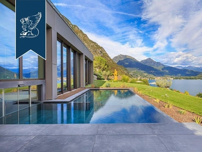 Esclusiva villa di 425 mq in vendita Porlezza, Italia