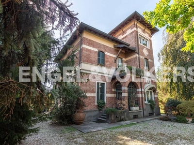 Esclusiva villa di 450 mq in vendita Via Roma, Castronno, Lombardia