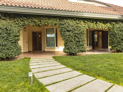 Esclusiva villa di 495 mq in vendita Via 25 Aprile, 13, Lesmo, Lombardia