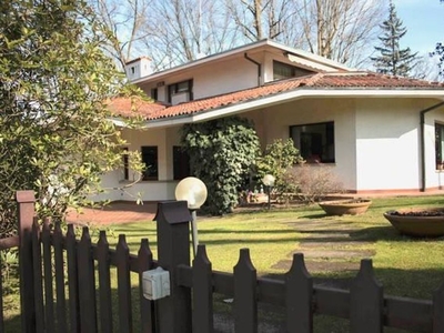 Esclusiva villa di 500 mq in vendita Via Lambro, 52, Lesmo, Monza e Brianza, Lombardia