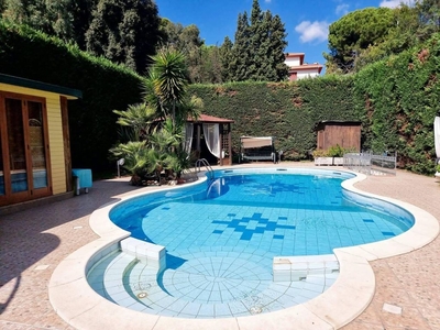 Esclusiva villa di 530 mq in vendita Nicolosi, Italia