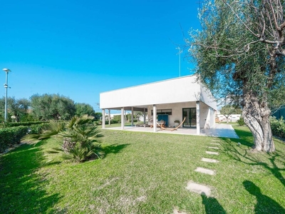 Esclusiva villa di 584 mq in vendita Contrada Scizzo, 30, Noicattaro, Bari, Puglia