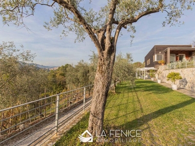 Esclusiva villa in vendita Vezzano Ligure, Italia