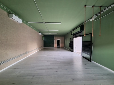 Immobile commerciale in Affitto a Catanzaro, zona Fortuna, 650€, 110 m²