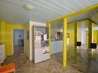 Laboratorio in Affitto a Matera, zona Semicentro Nord, 1'000€, 218 m²