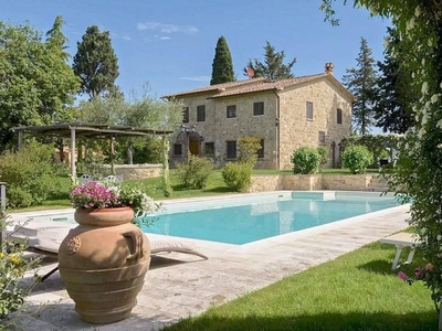Lussuoso casale in vendita Via della Casa di Belvedere, Cetona, Toscana