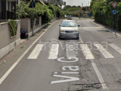 Magazzino all'asta a Sant'Agata li Battiati via Giuseppe Garibaldi, 9