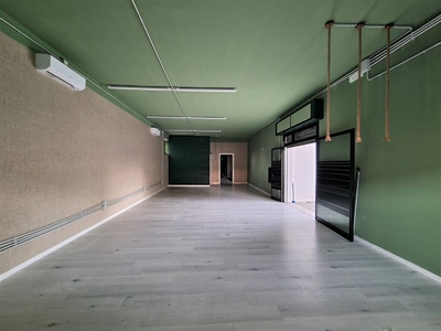 Negozio in Affitto a Catanzaro, zona Fortuna, 650€, 110 m²