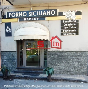 Negozio in vendita a Paternò piazza Carlo Alberto, 42