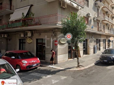 Negozio in vendita a Taranto via Messapia, 49