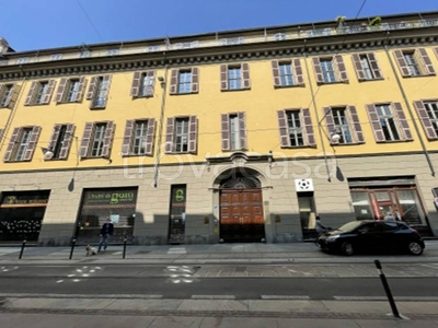 Negozio in vendita a Torino via san francesco d'assisi 14