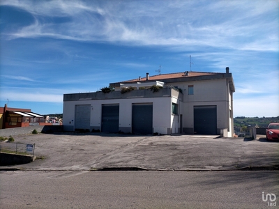 Negozio / locale commerciale di 219 m² in Ancona