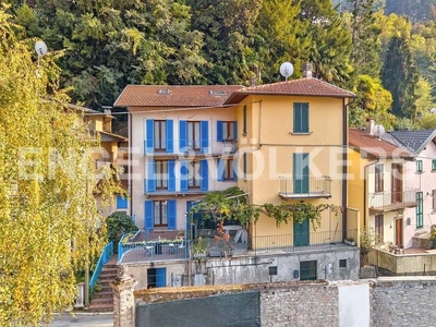 Prestigiosa casa in vendita Faggeto Lario, Italia