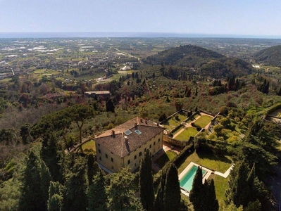 Prestigiosa villa di 1000 mq in vendita, Camaiore, Italia