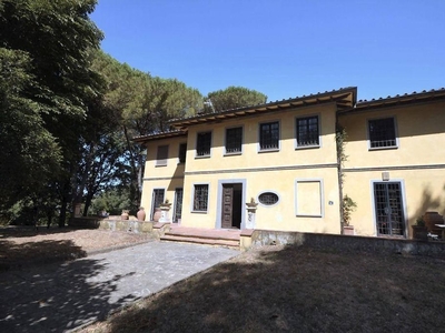 Prestigiosa villa di 1080 mq in vendita, Via Parco della Rimembranza, Lucca, Toscana