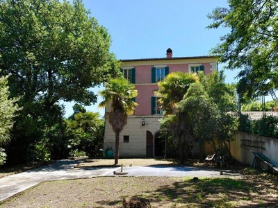 Prestigiosa villa di 1600 mq in vendita, Fermo, Italia