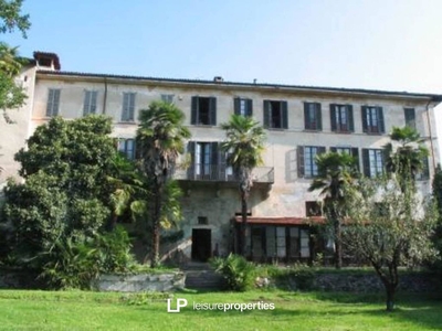 Prestigiosa villa di 1630 mq in vendita, Besozzo, Lombardia