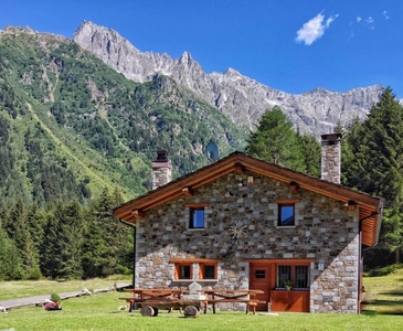 Prestigiosa villa di 194 mq in vendita Via Case Sparse Sozzine, Ponte di Legno, Brescia, Lombardia