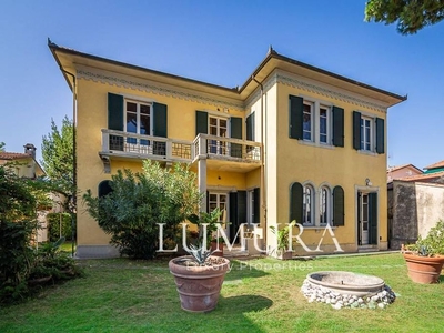 Prestigiosa villa di 220 mq in vendita, Via Vittorio Emanuele Camaiore Centro, 17, Camaiore, Lucca, Toscana