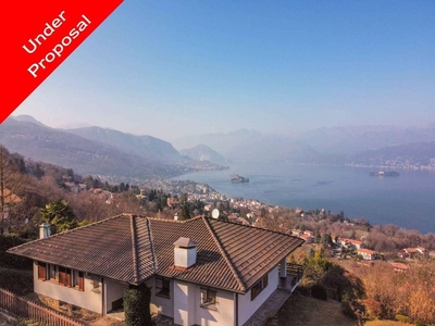 Prestigiosa villa di 241 mq in vendita, Via per Locco, Stresa, Verbano-Cusio-Ossola, Piemonte