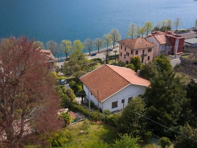 Prestigiosa villa di 242 mq in vendita, Via L. Comoli, Omegna, Piemonte