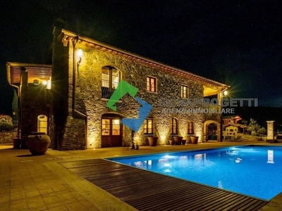 Prestigiosa villa di 280 mq in vendita, Montalcino, Italia