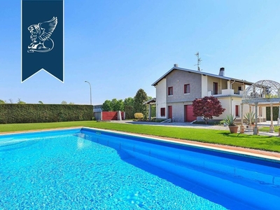 Prestigiosa villa di 300 mq in vendita Abbiategrasso, Lombardia