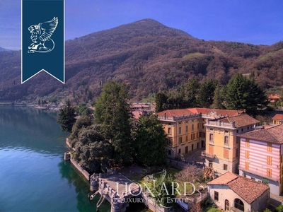 Prestigiosa villa di 3000 mq in vendita Riva di Solto, Lombardia