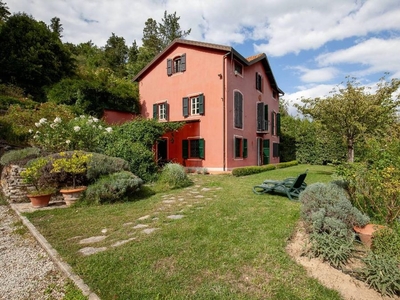 Prestigiosa villa di 320 mq in vendita Via di Vicopelago, Lucca, Toscana