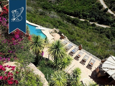 Prestigiosa villa di 340 mq in vendita, Arzachena, Italia