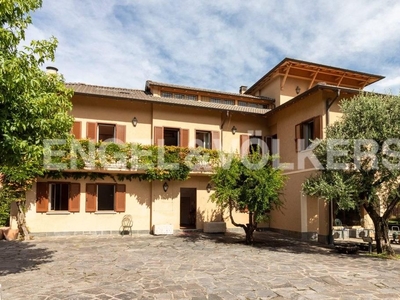 Prestigiosa villa di 340 mq in vendita, Via Abbiba, Brusimpiano, Lombardia