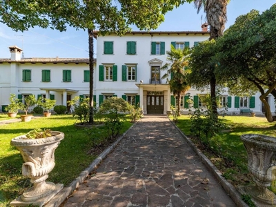 Prestigiosa villa di 400 mq in vendita Fagagna, Italia