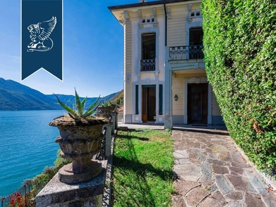 Prestigiosa villa di 433 mq in vendita, Argegno, Italia