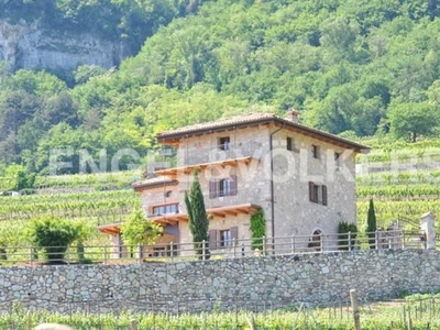 Prestigiosa villa di 440 mq in vendita, Villa Lagarina, Italia