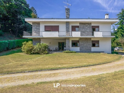 Prestigiosa villa di 450 mq in vendita Via Verbania,, Arona, Novara, Piemonte