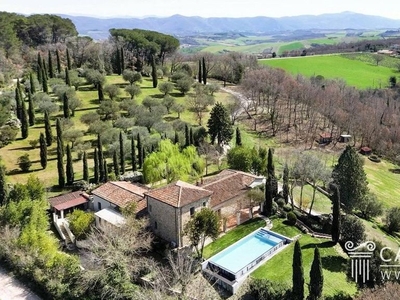 Prestigiosa villa di 550 mq in vendita, Vocabolo Il Castello, Todi, Perugia, Umbria