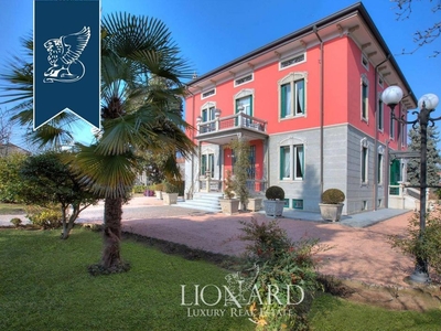 Prestigiosa villa di 560 mq in vendita, Magnago, Lombardia