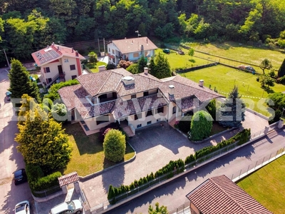 Prestigiosa villa di 575 mq in vendita Via Giuseppe Verdi, 10, Gozzano, Piemonte