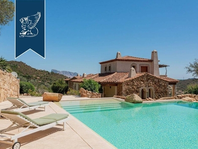 Prestigiosa villa di 590 mq in vendita San Teodoro, Sardegna