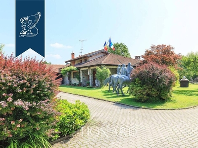 Prestigiosa villa di 597 mq in vendita Vergiate, Italia
