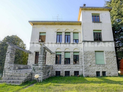 Prestigiosa villa di 650 mq in vendita, Viale Rebuffone, 21, Brescia, Lombardia